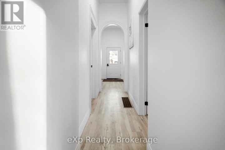 Photo 5 at 40 S Victoria Street, Woodstock - South, Woodstock