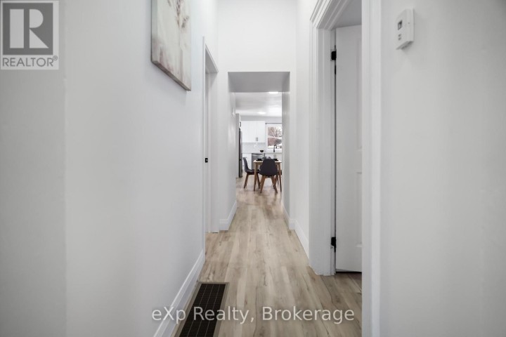 Photo 6 at 40 S Victoria Street, Woodstock - South, Woodstock