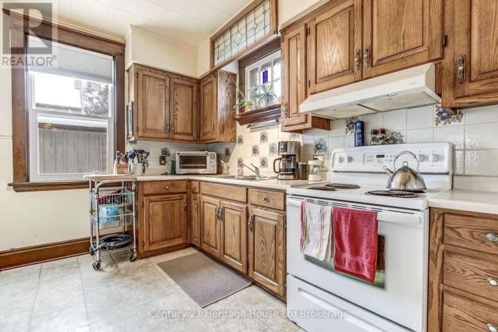 Photo 7 at 509 Hatch Street, Woodstock - South, Woodstock