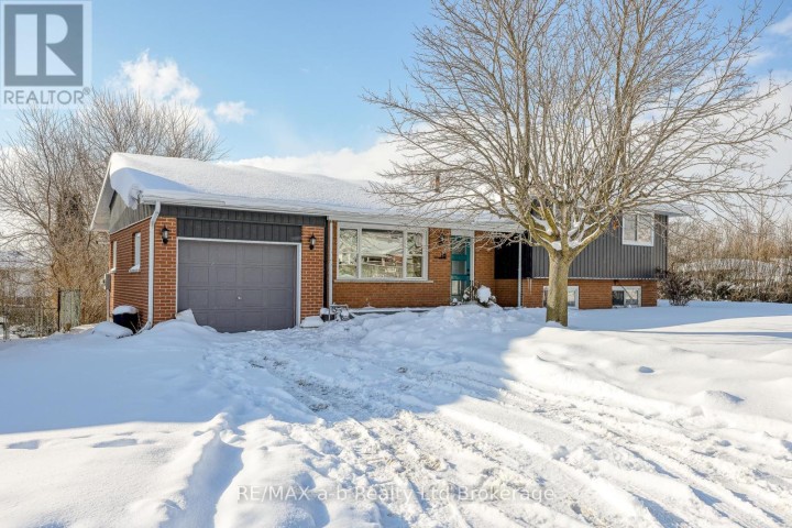 Photo 1 at 18 Bigham Crescent, Woodstock - South, Woodstock