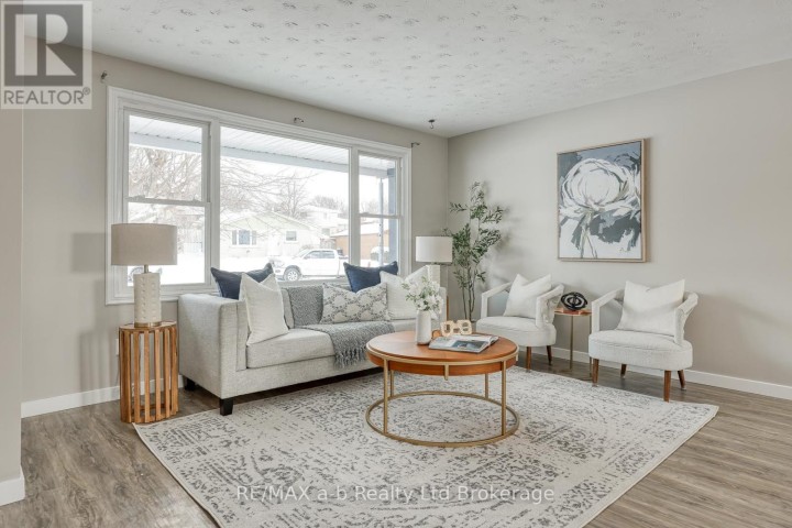 Photo 14 at 18 Bigham Crescent, Woodstock - South, Woodstock