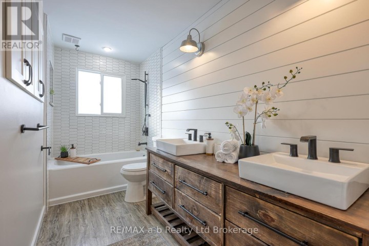 Photo 26 at 18 Bigham Crescent, Woodstock - South, Woodstock