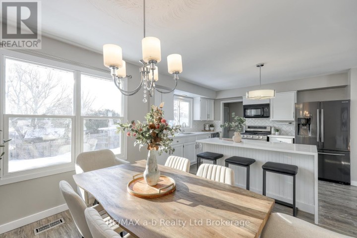 Photo 3 at 18 Bigham Crescent, Woodstock - South, Woodstock