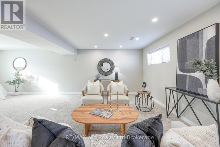 Photo 31 at 18 Bigham Crescent, Woodstock - South, Woodstock