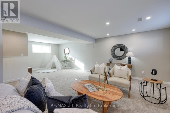 Photo 32 at 18 Bigham Crescent, Woodstock - South, Woodstock