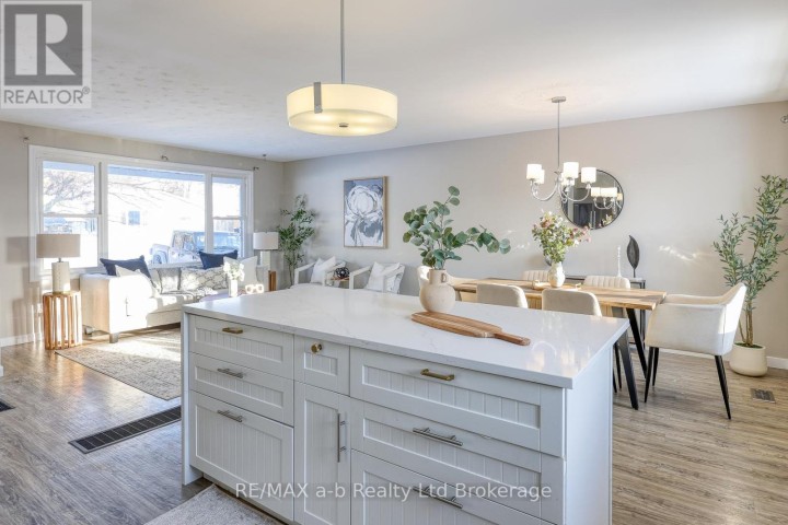 Photo 4 at 18 Bigham Crescent, Woodstock - South, Woodstock