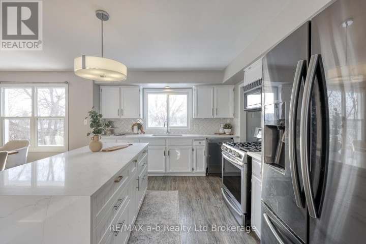 Photo 9 at 18 Bigham Crescent, Woodstock - South, Woodstock