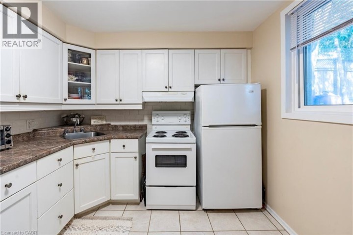 Photo 11 at 62 Moore Avenue, Downtown Kitchener / East Ward, Kitchener