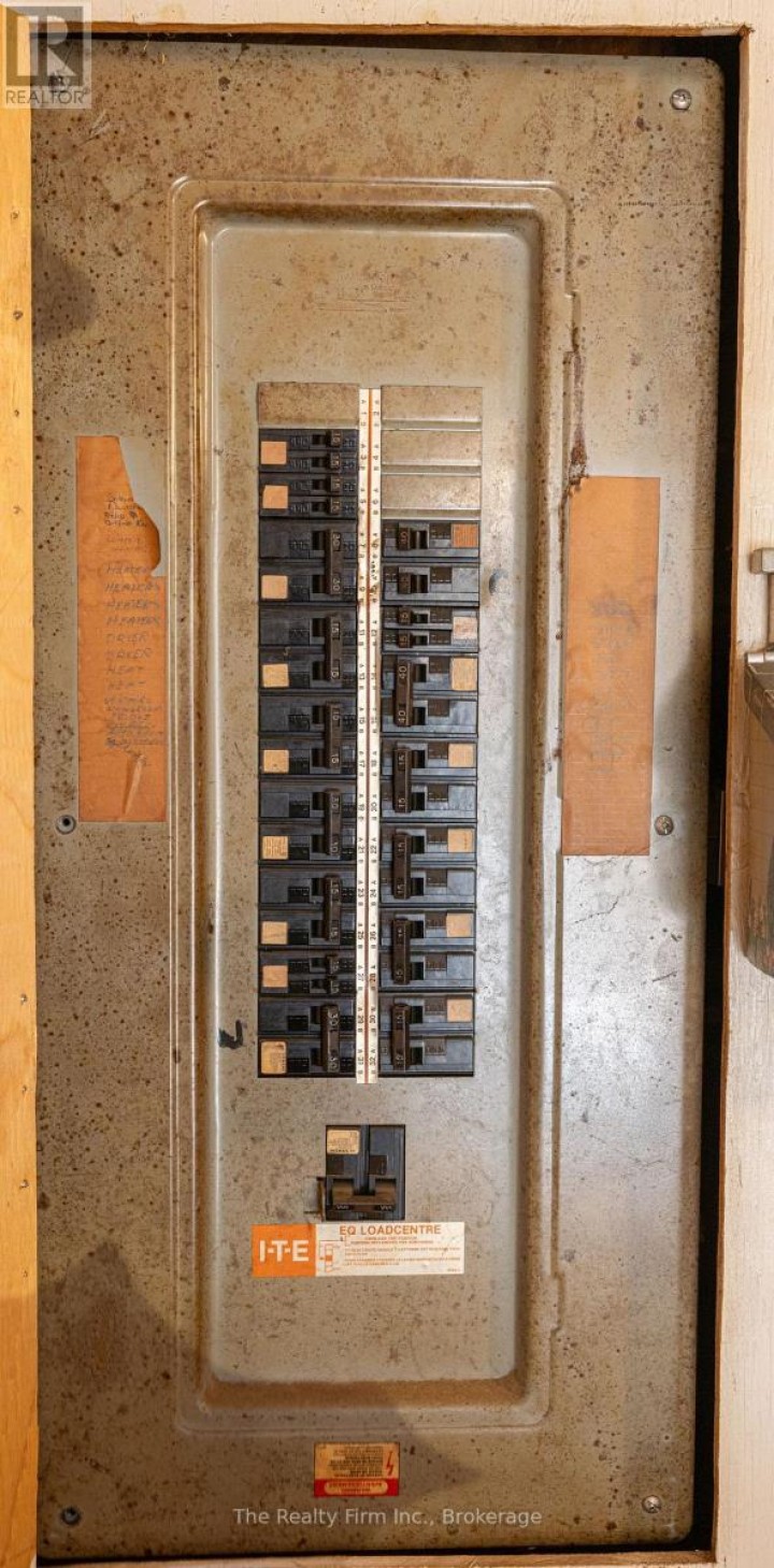 Photo 20 at 40 Marlboro Court, Woodstock - North, Woodstock