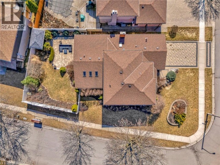 Photo 2 at 1 Bowen Lane, Beckett, Brantford