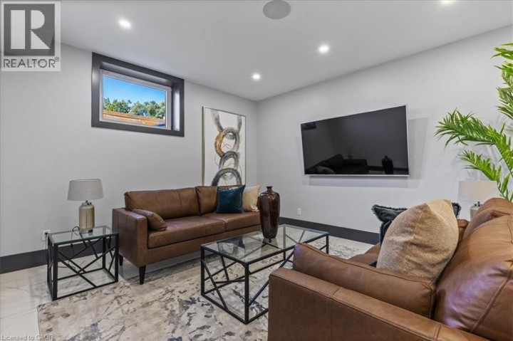 Photo 27 at 404 N Montrose Street N, Preston North, Cambridge