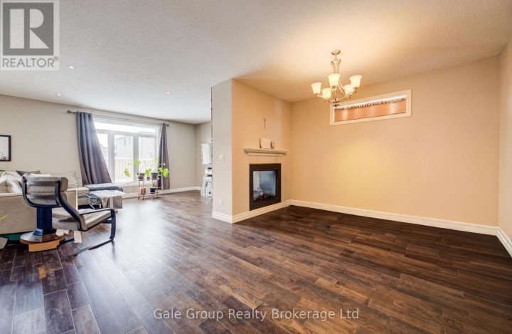 Photo 12 at 117 Juno Crescent, Woodstock - North, Woodstock