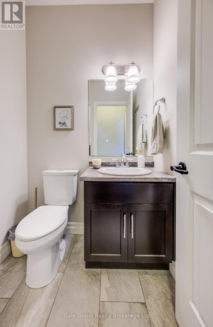 Photo 13 at 117 Juno Crescent, Woodstock - North, Woodstock