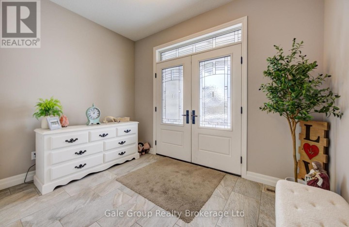 Photo 3 at 117 Juno Crescent, Woodstock - North, Woodstock