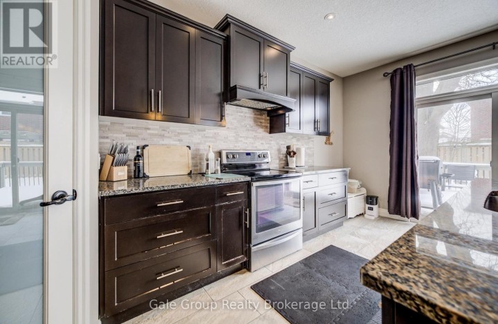 Photo 7 at 117 Juno Crescent, Woodstock - North, Woodstock