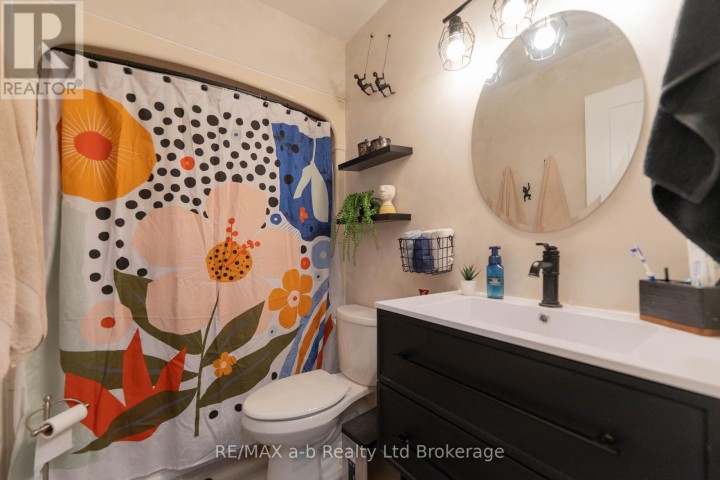 Photo 23 at 6 Camdon Court, Tillsonburg