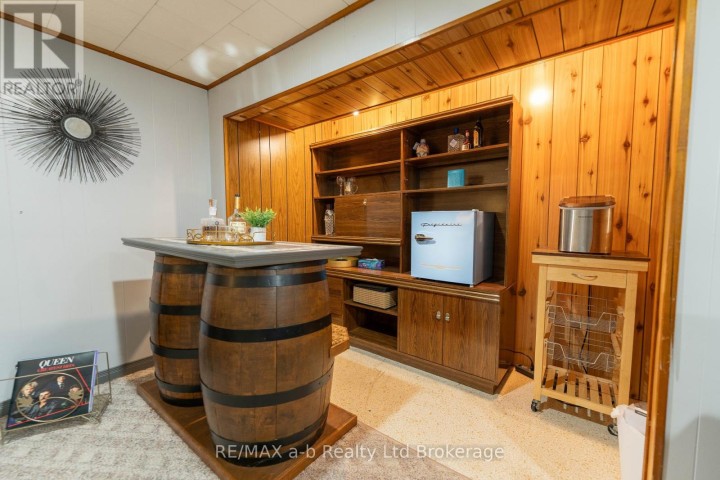 Photo 30 at 6 Camdon Court, Tillsonburg