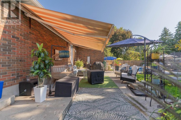 Photo 33 at 6 Camdon Court, Tillsonburg