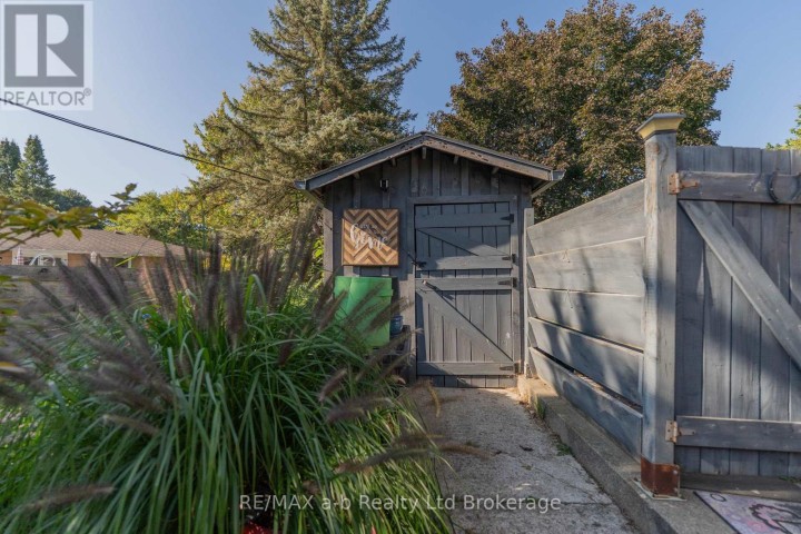 Photo 34 at 6 Camdon Court, Tillsonburg