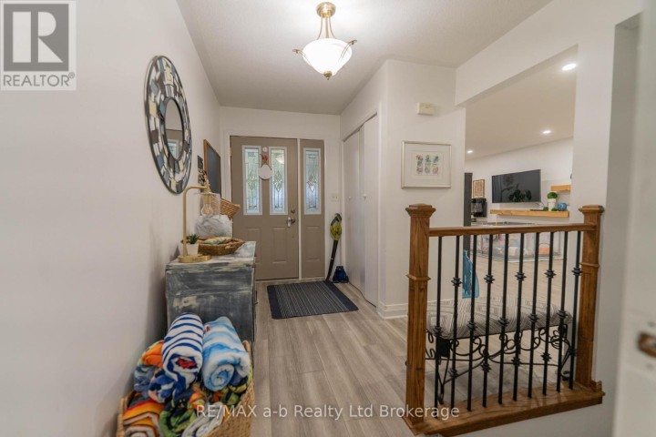 Photo 4 at 6 Camdon Court, Tillsonburg