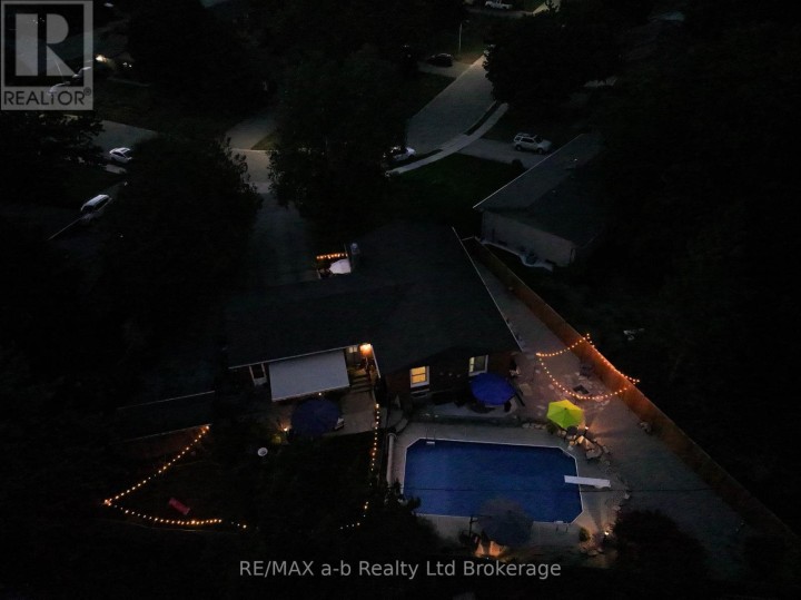 Photo 46 at 6 Camdon Court, Tillsonburg