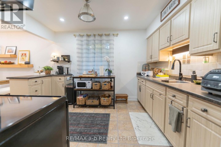 Photo 6 at 6 Camdon Court, Tillsonburg