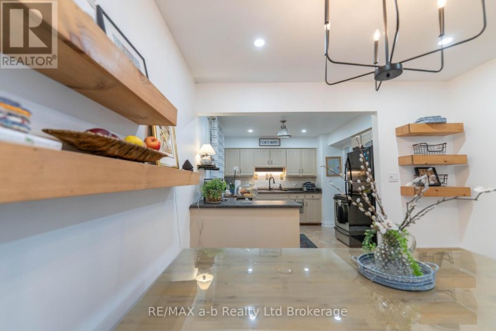 Photo 8 at 6 Camdon Court, Tillsonburg