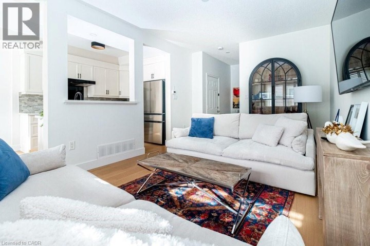 Photo 14 at 48 - 60 Cloverleaf Drive, Meadowlands, Ancaster