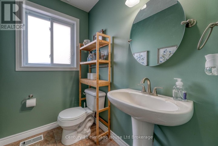 Photo 17 at 215 Munnoch Boulevard, Woodstock - North, Woodstock