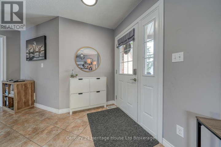 Photo 5 at 215 Munnoch Boulevard, Woodstock - North, Woodstock