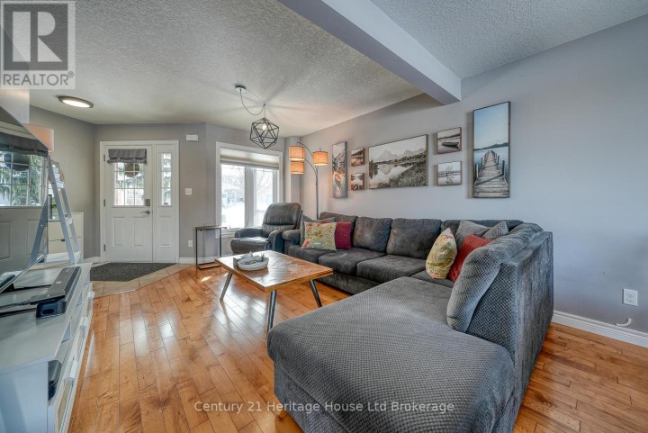 Photo 8 at 215 Munnoch Boulevard, Woodstock - North, Woodstock