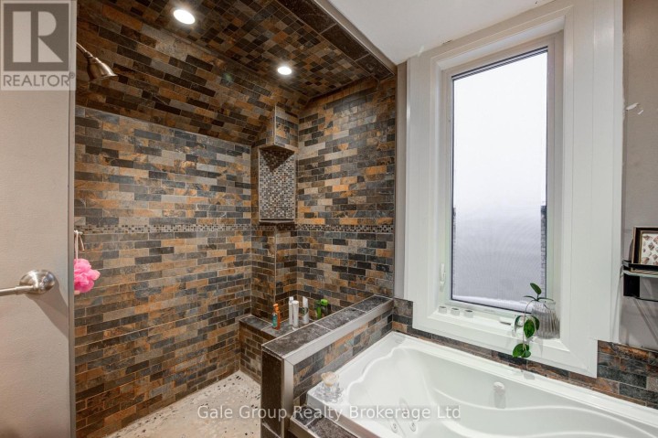 Photo 13 at 83 Oxford Street, Woodstock - North, Woodstock