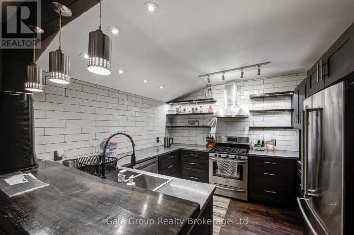 Photo 15 at 83 Oxford Street, Woodstock - North, Woodstock