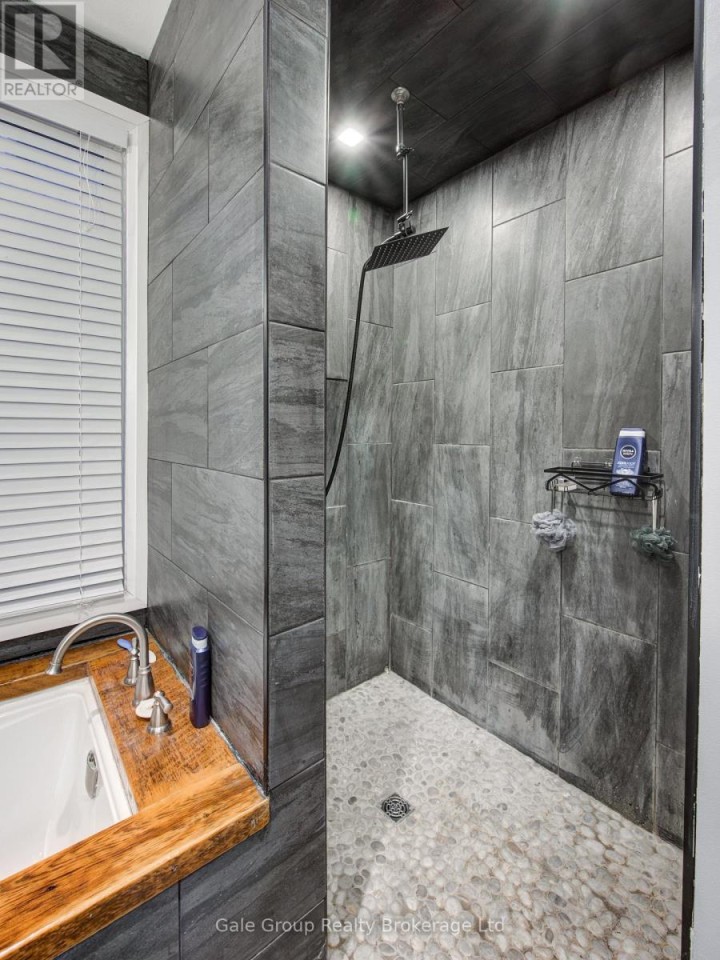 Photo 21 at 83 Oxford Street, Woodstock - North, Woodstock