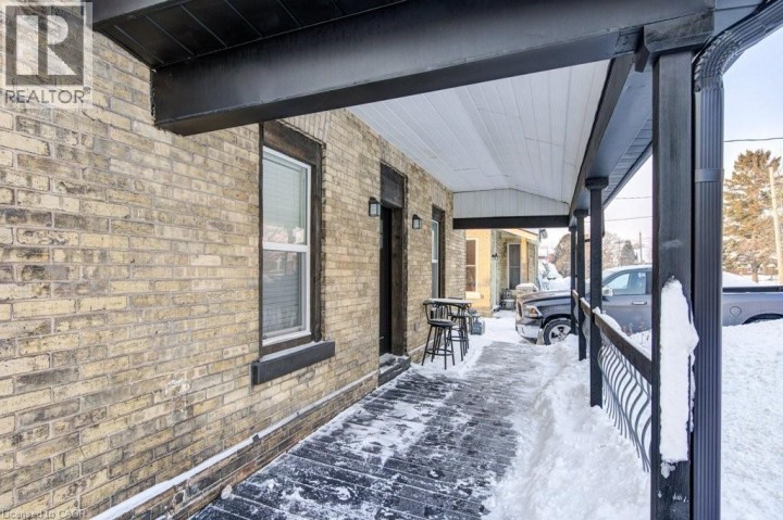 Photo 3 at 83 Oxford Street, Woodstock - North, Woodstock