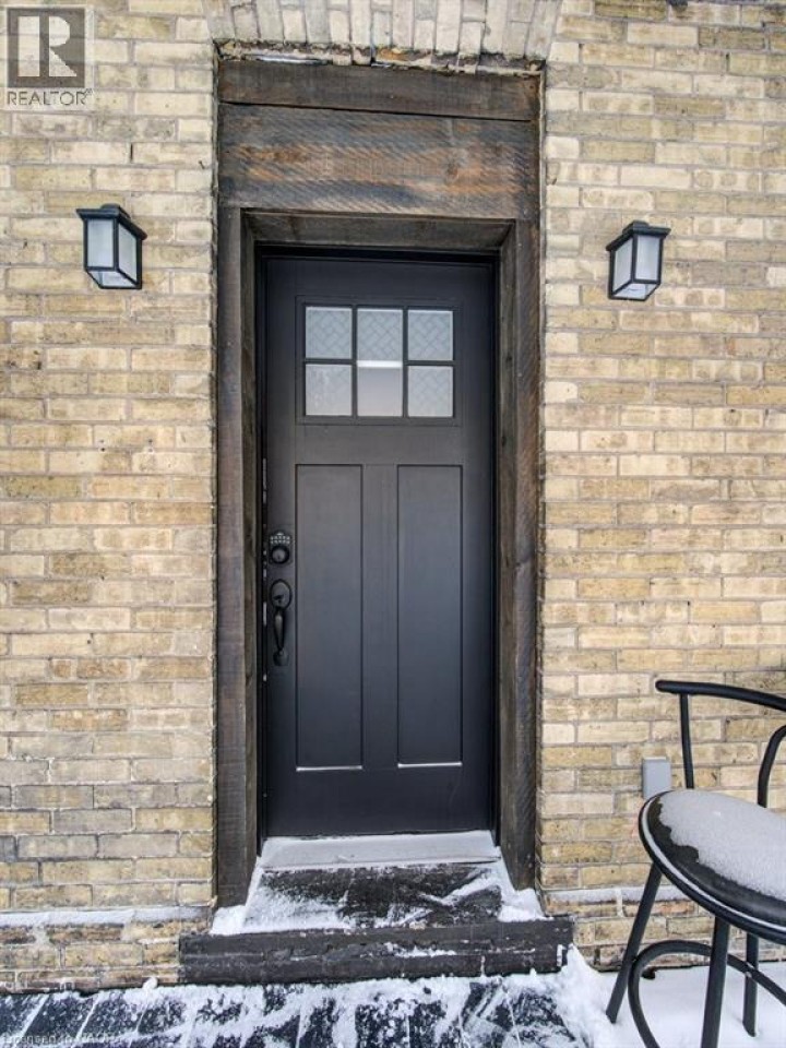 Photo 4 at 83 Oxford Street, Woodstock - North, Woodstock