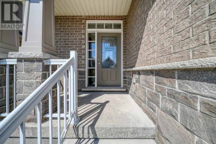 Photo 2 at 1142 Caen Avenue, Woodstock - North, Woodstock