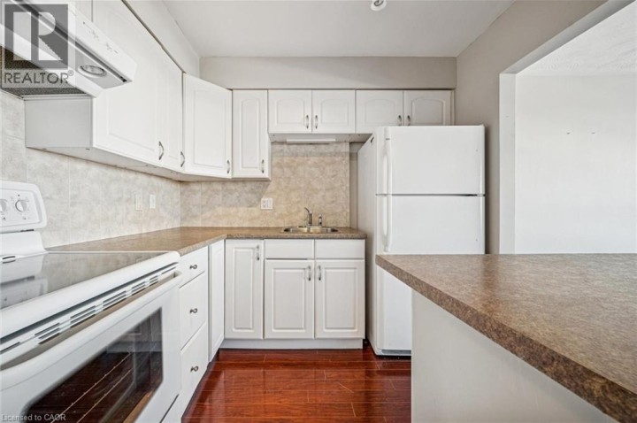 Photo 14 at 609 - 24 Midland Drive, Stanley Park / Centreville, Kitchener