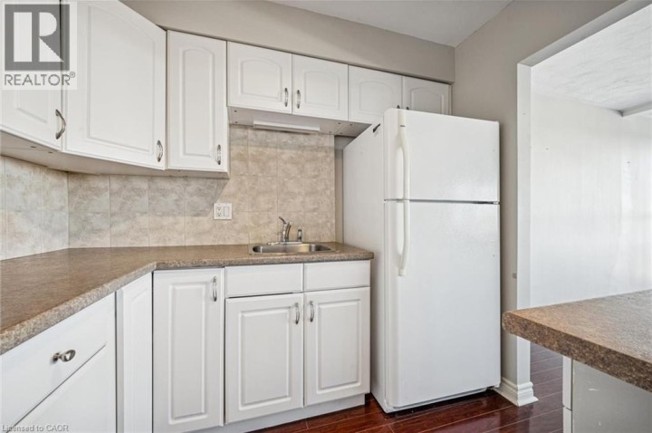 Photo 15 at 609 - 24 Midland Drive, Stanley Park / Centreville, Kitchener