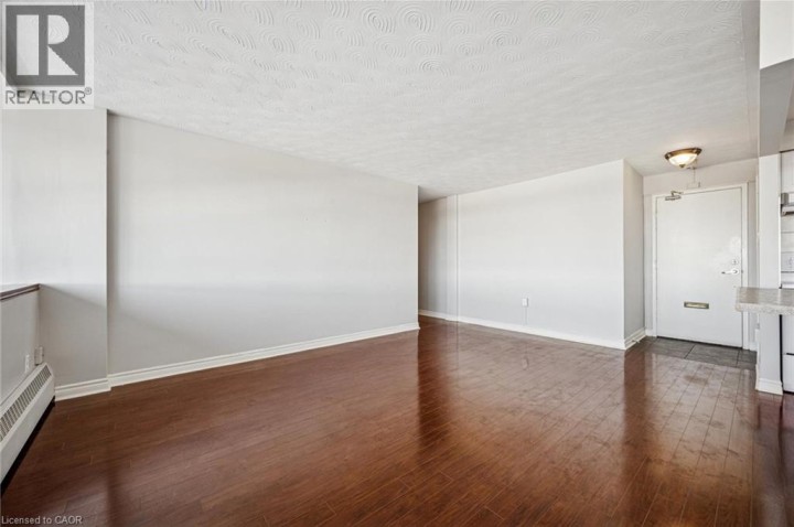 Photo 10 at 609 - 24 Midland Drive, Stanley Park / Centreville, Kitchener