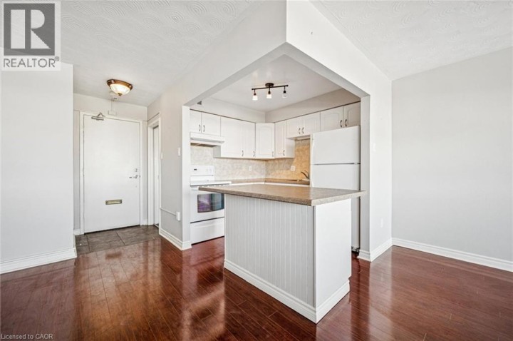 Photo 12 at 609 - 24 Midland Drive, Stanley Park / Centreville, Kitchener