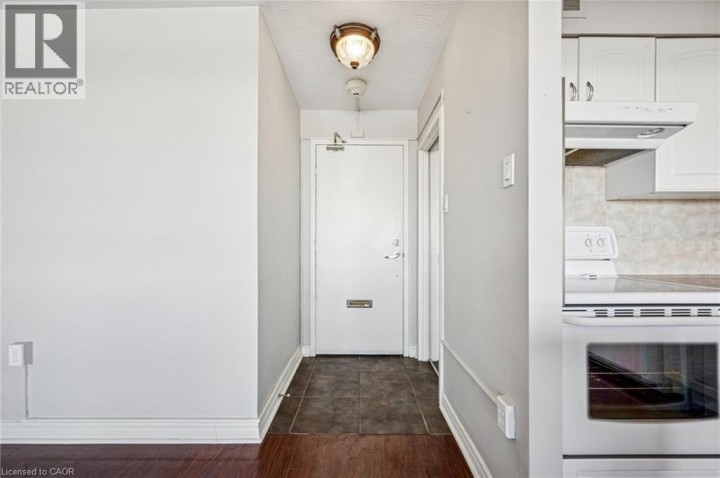 Photo 7 at 609 - 24 Midland Drive, Stanley Park / Centreville, Kitchener