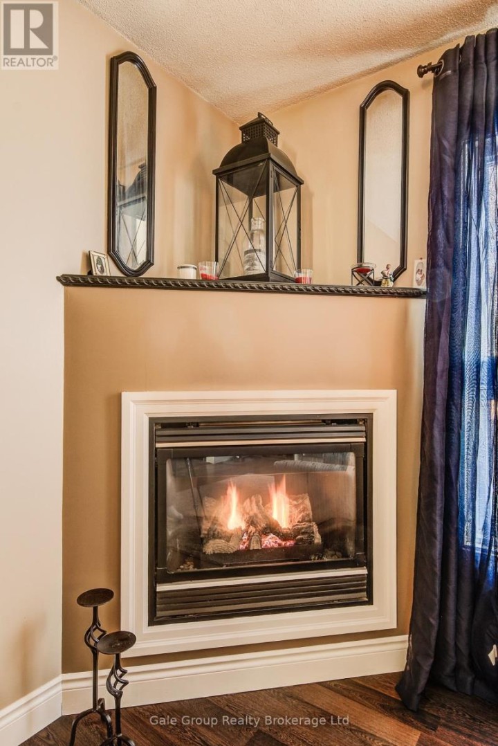 Photo 16 at 20 - 1093 Nellis Street, Woodstock - North, Woodstock