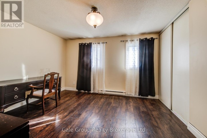 Photo 20 at 20 - 1093 Nellis Street, Woodstock - North, Woodstock