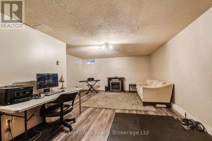 Photo 29 at 20 - 1093 Nellis Street, Woodstock - North, Woodstock