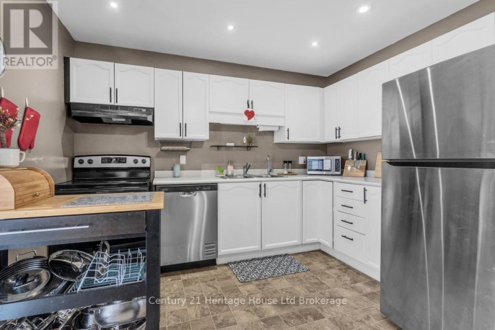 Photo 7 at 17 Beckett Boulevard, Tillsonburg