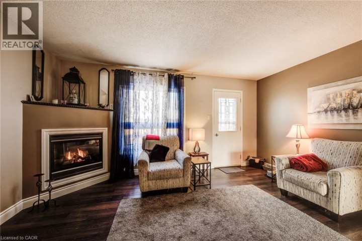 Photo 15 at 20 - 1093 Nellis Street, Woodstock - North, Woodstock