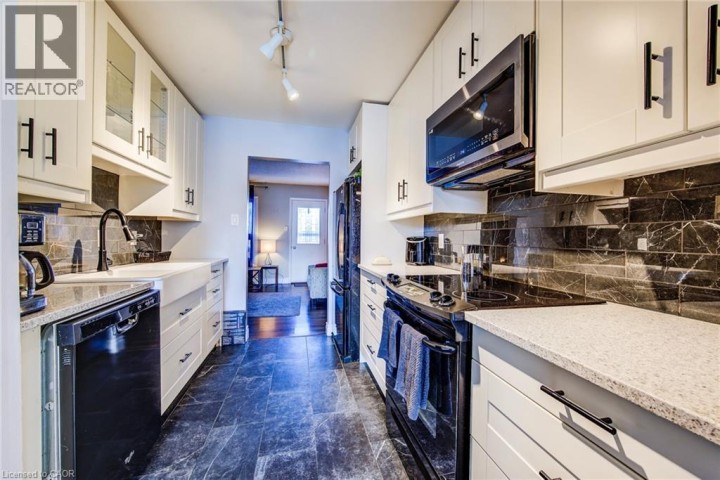 Photo 5 at 20 - 1093 Nellis Street, Woodstock - North, Woodstock