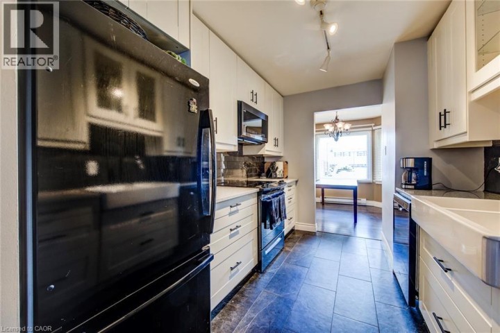 Photo 7 at 20 - 1093 Nellis Street, Woodstock - North, Woodstock