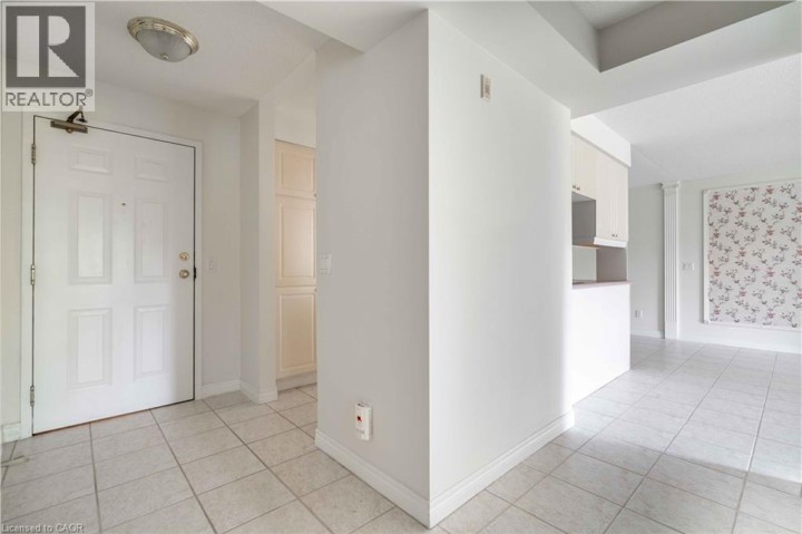 Photo 4 at 207 - 980 Golf Links Road, Meadowlands, Ancaster